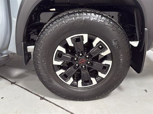 Used 2022 Nissan Frontier PRO-4X w/ Technology Package image 23