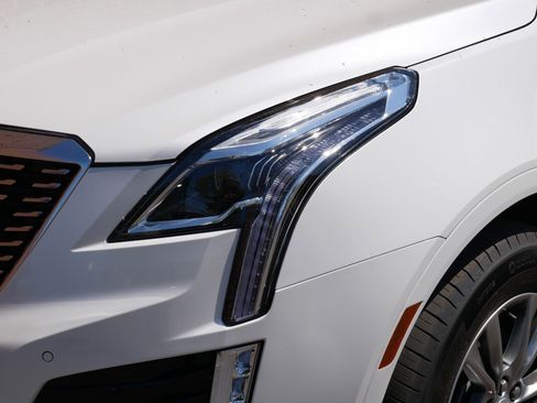 Certified 2023 Cadillac XT5 Premium Luxury AWD/4WD image 5