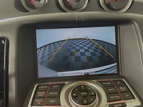 Used 2015 Nissan 370Z Touring image 17