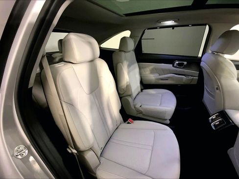 Used 2023 Kia Sorento SX Prestige w/ Panoramic Sunroof Package AWD/4WD image 23