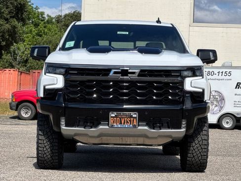 New 2026 Chevrolet Silverado 1500 ZR2 AWD/4WD image 9