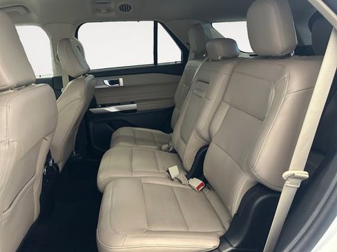 Used 2023 Ford Explorer Limited image 13