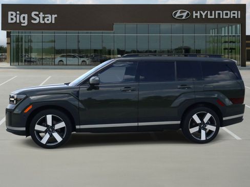 Used 2024 Hyundai Santa Fe Limited FWD image 2
