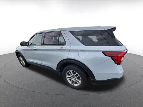 Used 2026 Ford Explorer Active AWD/4WD image 8