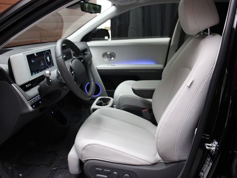 Used 2024 Hyundai Ioniq 5 Limited image 26