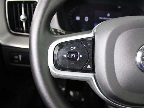 Used 2022 Volvo XC60 B5 R-Design w/ Protection Package Premier FWD image 24