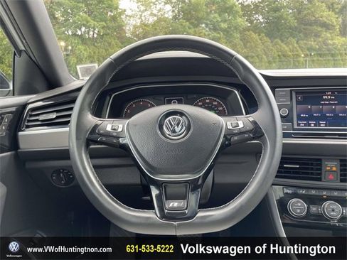 Certified 2019 Volkswagen Jetta R-Line w/ R-Line Cold Weather Package image 17