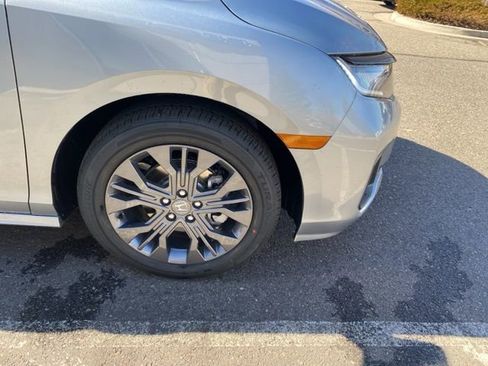 New 2026 Honda Odyssey Touring image 23