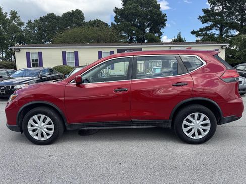 Used 2017 Nissan Rogue S image 9