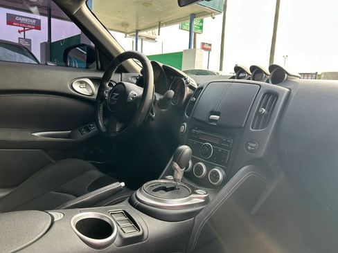 Used 2012 Nissan 370Z Coupe RWD image 9