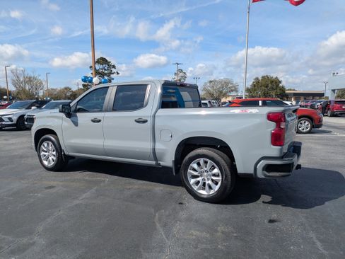 Used 2025 Chevrolet Silverado 1500 Custom image 24