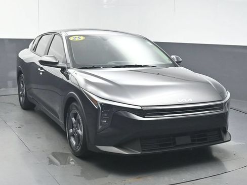 Used 2025 Kia K4 FWD image 2