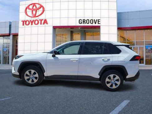 Used 2019 Toyota RAV4 LE w/ Carpet Mat Package AWD/4WD image 2