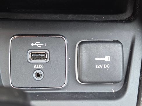 Used 2021 Jeep Cherokee Trailhawk AWD/4WD image 13