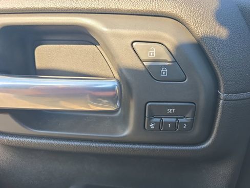Used 2020 Chevrolet Silverado 1500 High Country w/ Technology Package AWD/4WD image 27