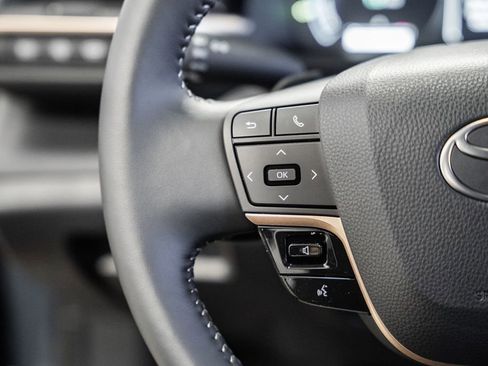 New 2026 Toyota Crown Signia XLE image 30