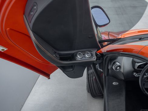 Used 2012 McLaren MP4-12C Coupe image 33