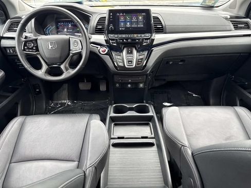 Certified 2024 Honda Odyssey Touring image 17