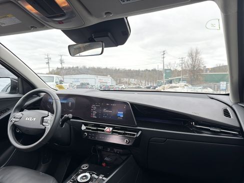 Used 2024 Kia Niro Wind w/ Wind Preserve Package image 17