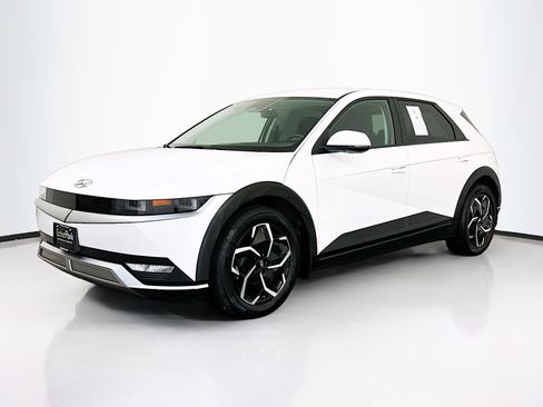 Used 2024 Hyundai Ioniq 5 SE image 3