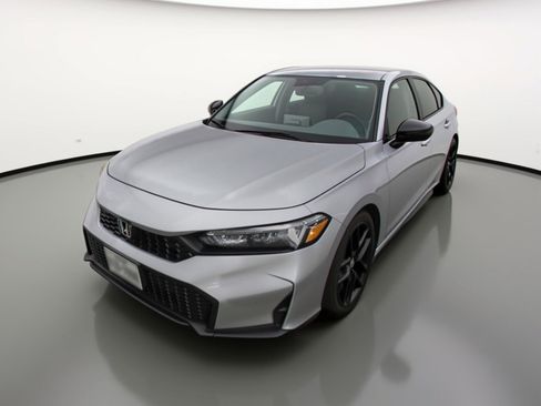 Used 2025 Honda Civic Sport image 3