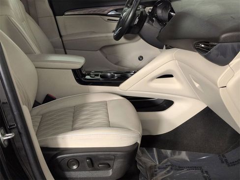 Certified 2021 Buick Envision Avenir w/ Technology Package II image 27