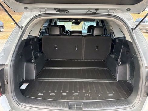 Used 2022 Kia Sorento S image 9