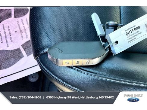 Used 2025 Kia Telluride S FWD image 8