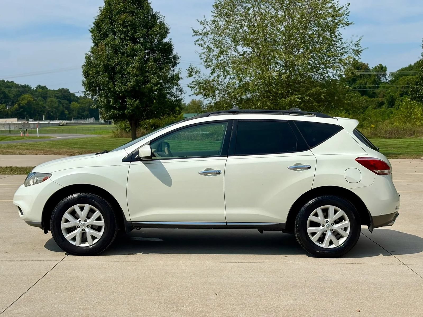 Used 2011 Nissan Murano SV AWD/4WD image 8