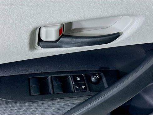 Certified 2022 Toyota Corolla LE image 17