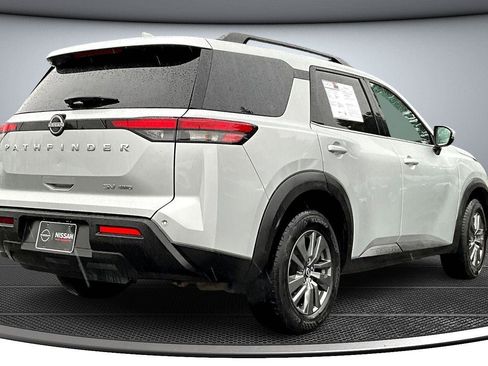 Used 2024 Nissan Pathfinder SV AWD/4WD image 7