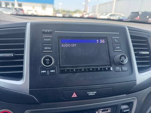 Used 2017 Honda Pilot LX image 17