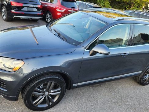 Used 2012 Volkswagen Touareg Executive image 5