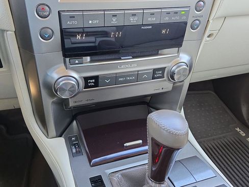 Used 2018 Lexus GX 460 image 29