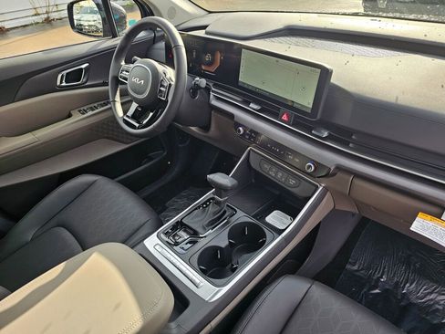 New 2026 Kia Carnival EX image 32