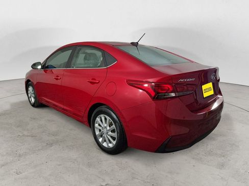 Used 2021 Hyundai Accent SEL image 3