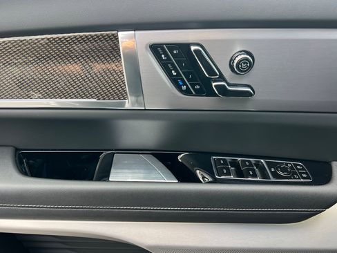 Used 2026 Cadillac Vistiq Luxury image 11