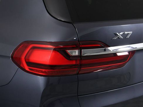 Used 2020 BMW X7 xDrive40i w/ Parking Assistance Package AWD/4WD image 18