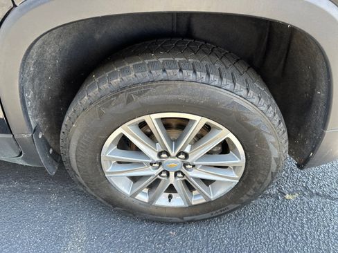 Used 2023 Chevrolet Traverse LT w/ LPO, Floor Liner Package AWD/4WD image 28