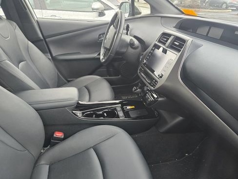 Certified 2021 Toyota Prius FWD image 12