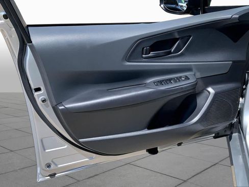 Used 2024 Toyota Prius LE FWD image 20