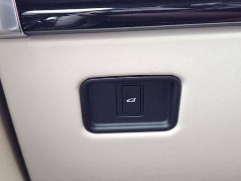 New 2026 Land Rover Range Rover Long Wheelbase SE image 21