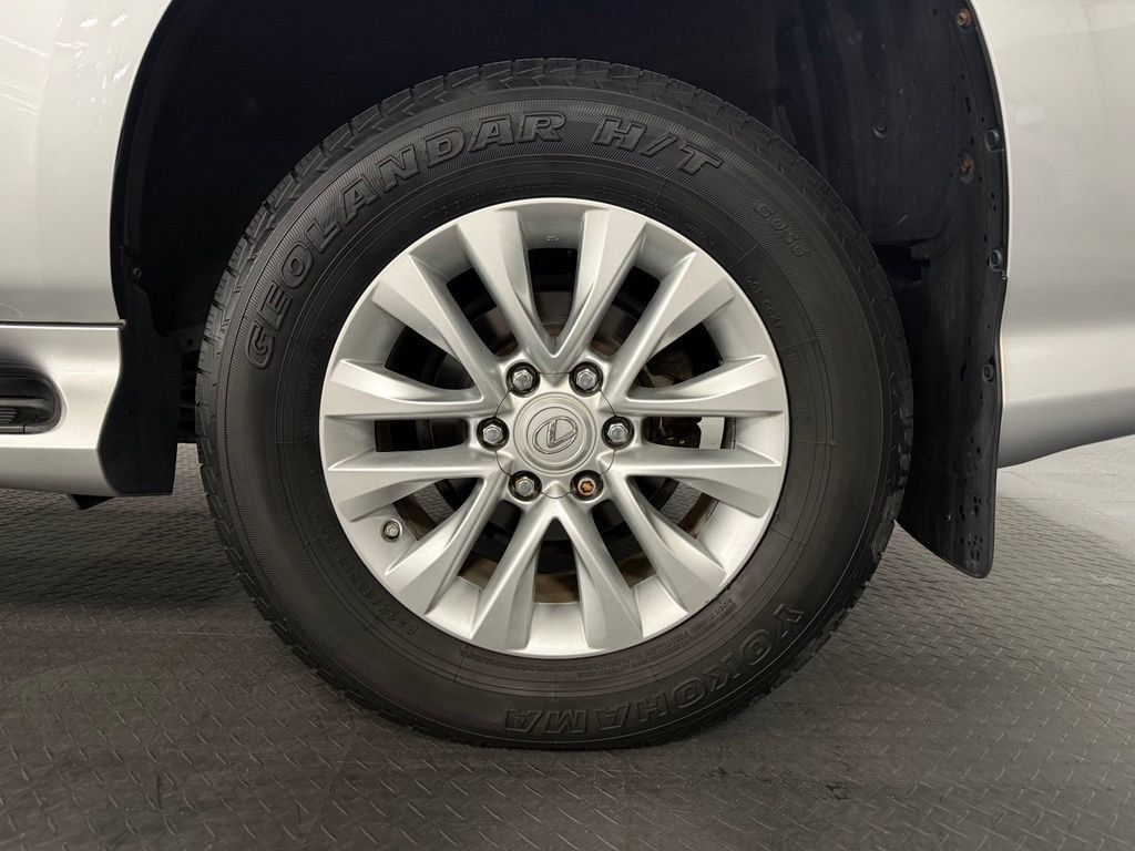 Used 2017 Lexus GX 460 Premium w/ Premium Package AWD/4WD image 7