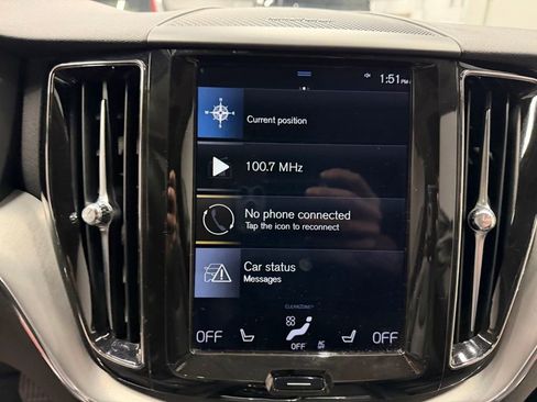 Used 2019 Volvo XC60 T5 Momentum w/ Multimedia Package AWD/4WD image 40