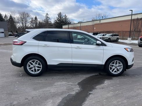 Used 2023 Ford Edge SEL image 4