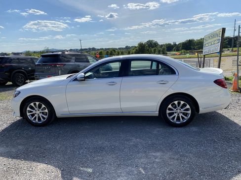 Used 2017 Mercedes-Benz E 300 4MATIC image 8