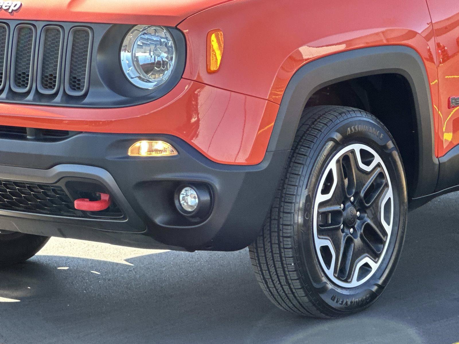 Used 2016 Jeep Renegade Trailhawk w/ Popular Equipment Group AWD/4WD image 7