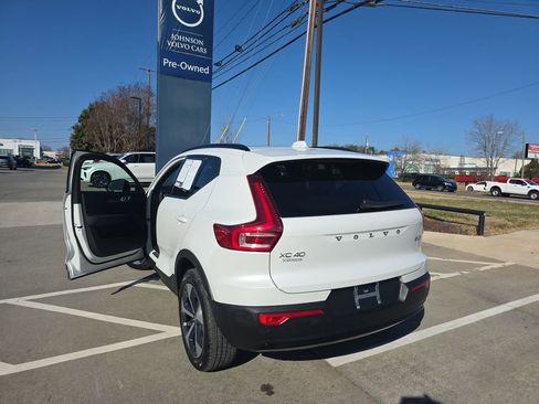 Certified 2025 Volvo XC40 B5 Plus image 45