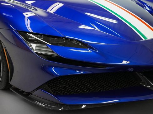 Used 2023 Ferrari SF90 Spider image 10