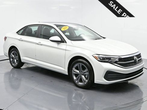 Used 2023 Volkswagen Jetta SE image 1